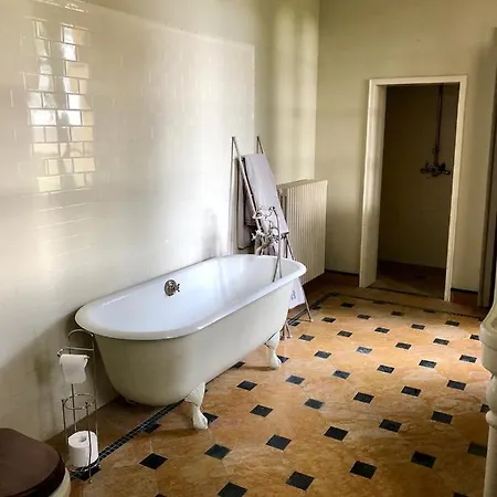 Sublime Chateau Avec Piscine, Proche De Bordeaux *