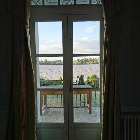 Sublime Chateau Avec Piscine, Proche De Bordeaux * Izon